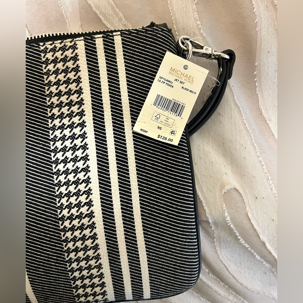 Michael Kors LG Zip Pouch - Picture 3 of 3